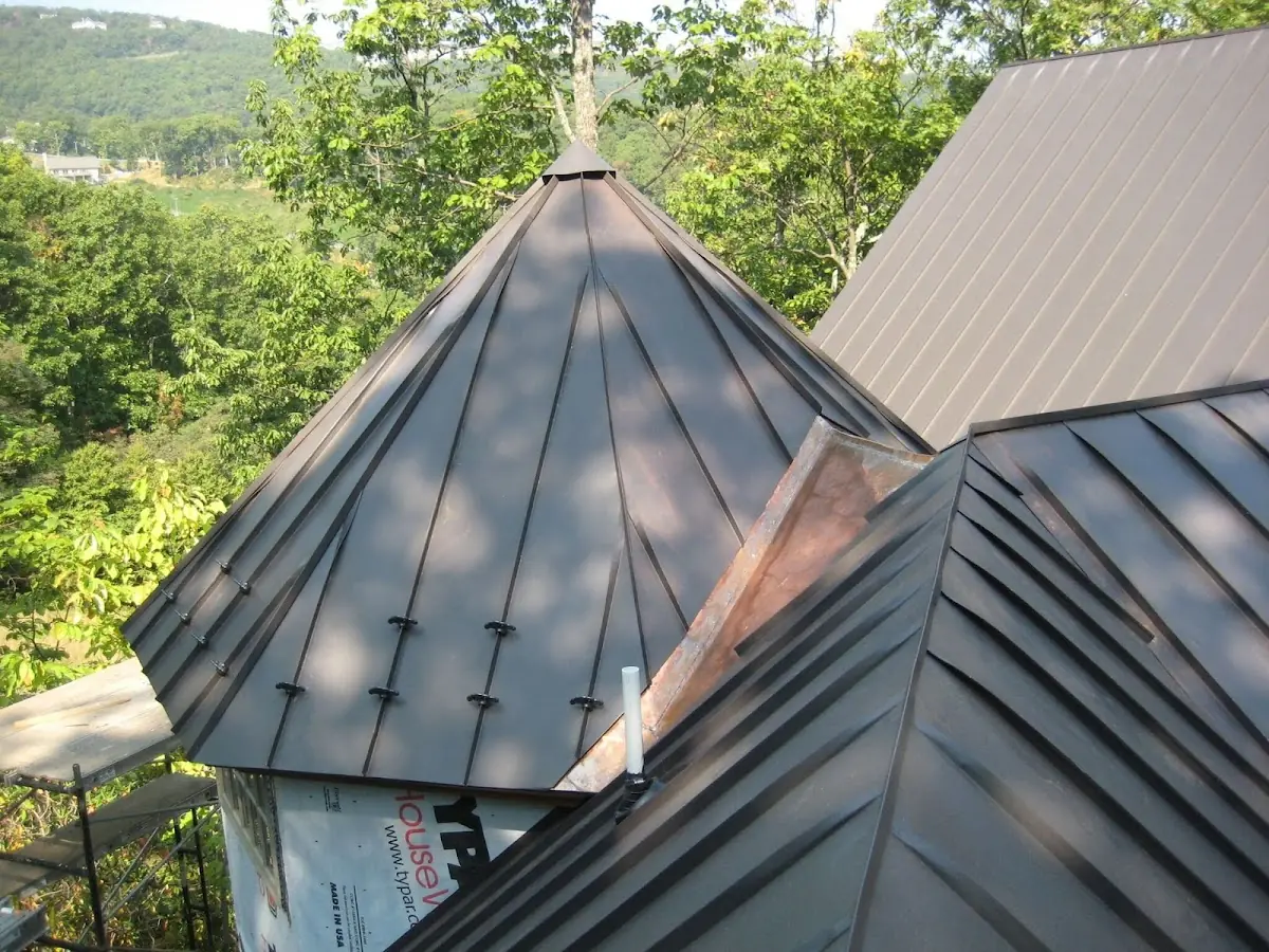 Professional Roof Tarp Installation by Craftsman Roofing in Ebbs Corner